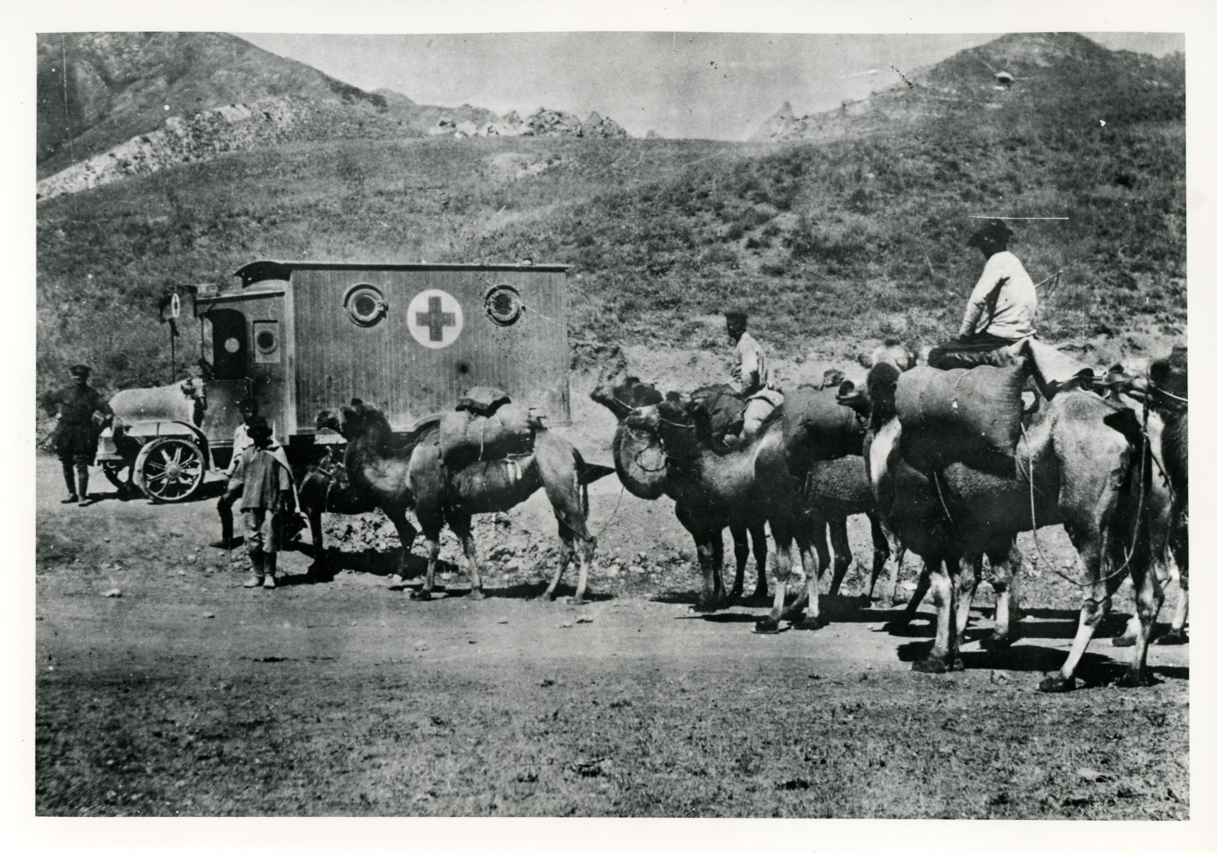 Avec le Commandant Locker